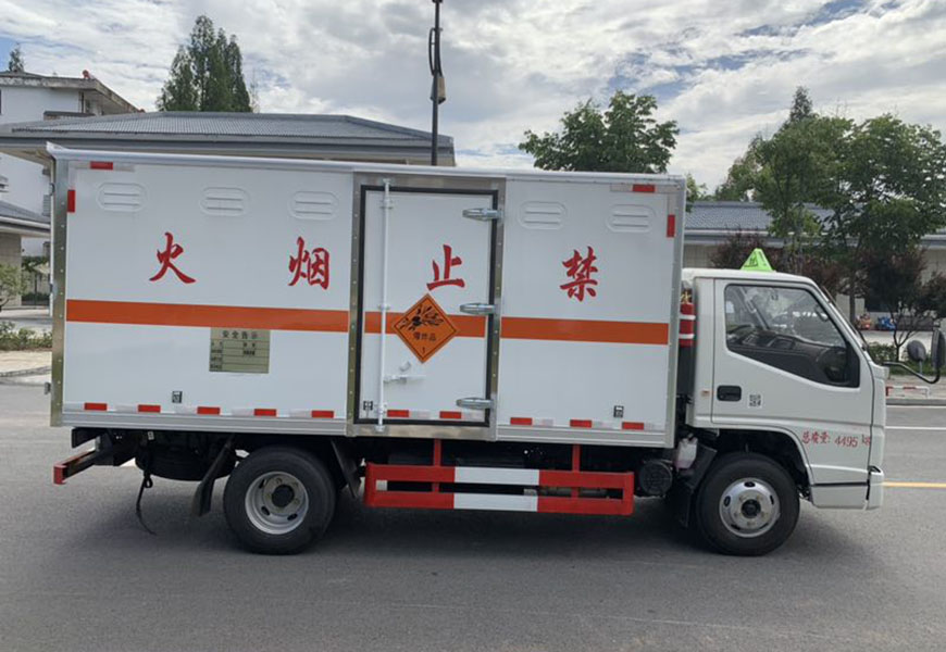 江鈴藍牌氣體廂式運輸車